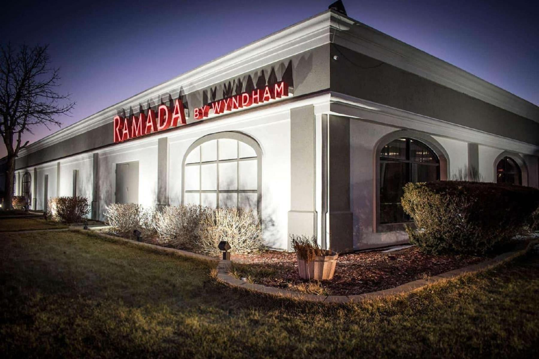 Ramada By Wyndham North Platte Otel Dış mekan fotoğraf