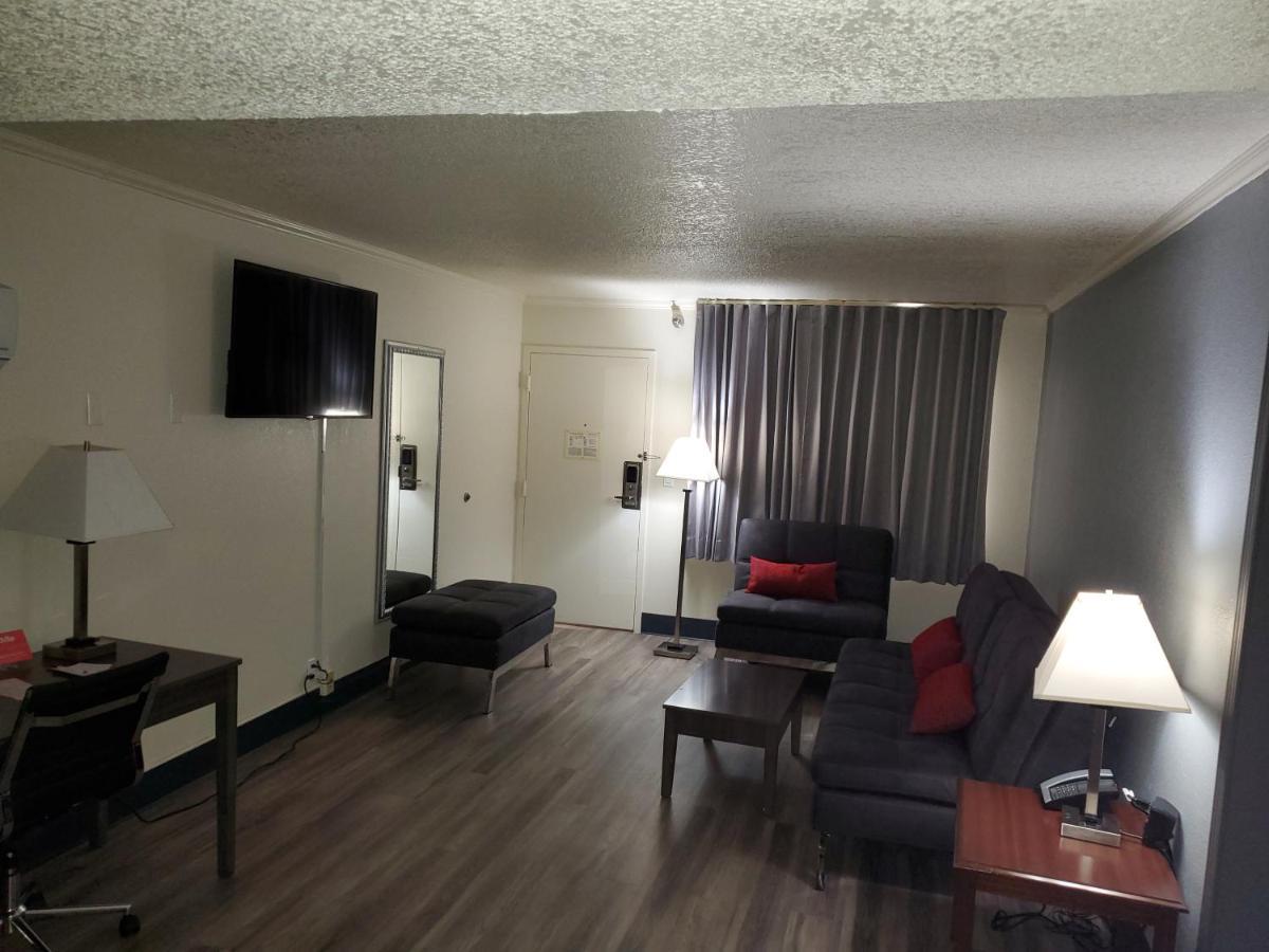 Ramada By Wyndham North Platte Otel Dış mekan fotoğraf